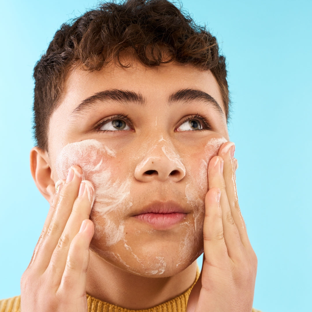 Understanding Skin Purging: A Guide to Natural Skincare for Teens